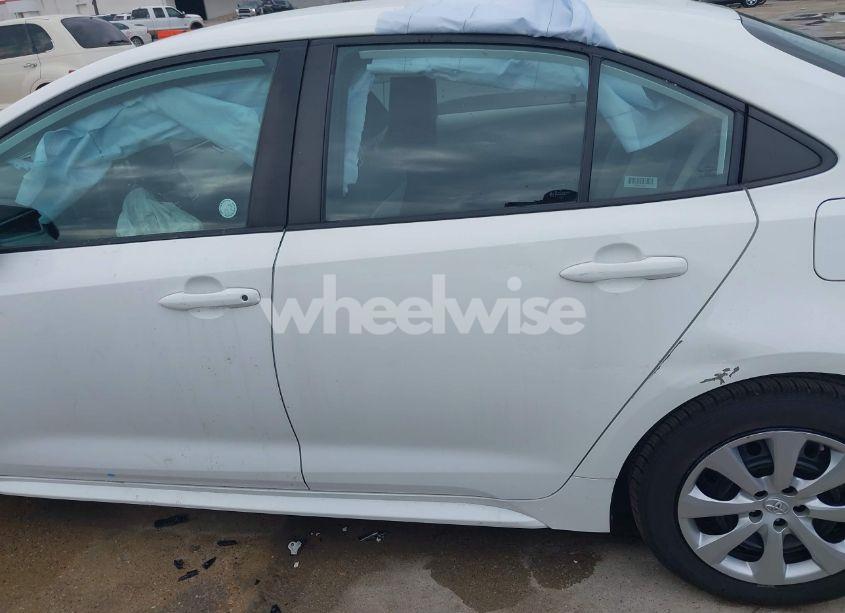 Photo 14 of 2021 Toyota Corolla LE (VIN 5YFEPMAE0MP215666)