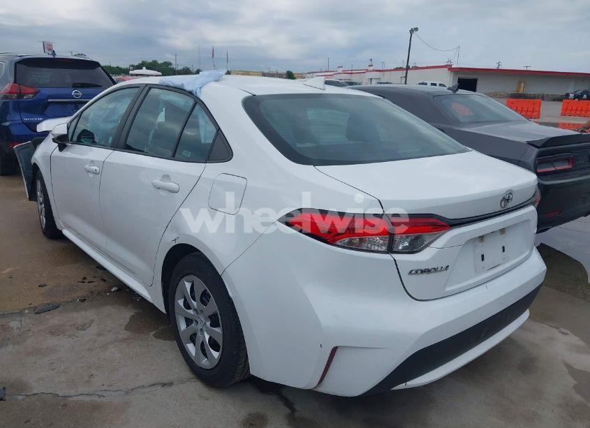 Photo 3 of 2021 Toyota Corolla LE (VIN 5YFEPMAE0MP215666)