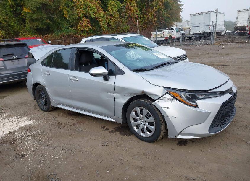2021 Toyota Corolla LE (VIN 5YFEPMAE0MP221001) main photo