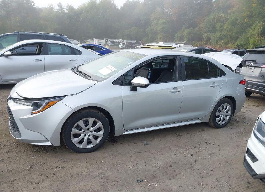 Photo 14 of 2021 Toyota Corolla LE (VIN 5YFEPMAE0MP221001)