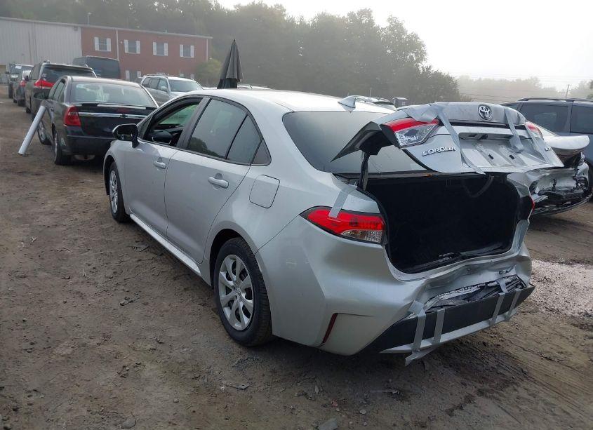 Photo 3 of 2021 Toyota Corolla LE (VIN 5YFEPMAE0MP221001)
