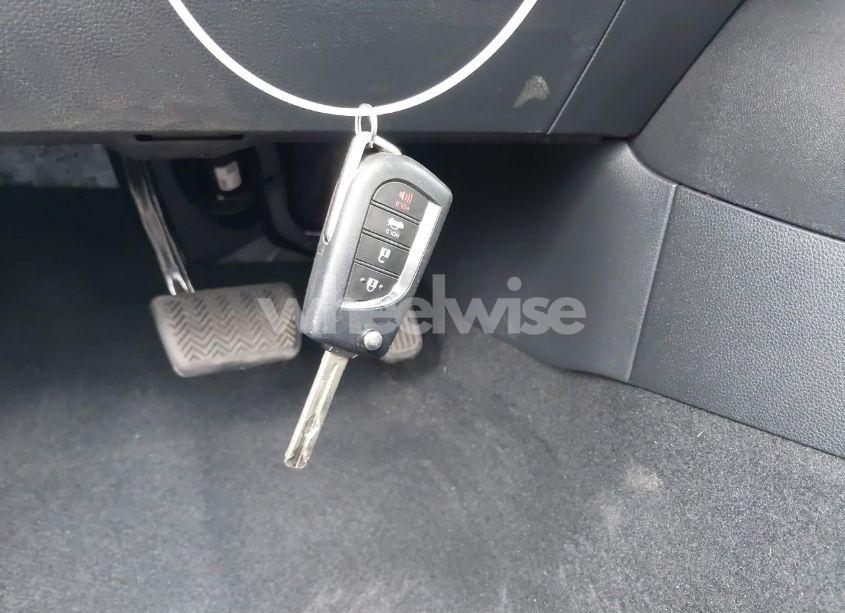 Photo 11 of 2021 Toyota Corolla LE (VIN 5YFEPMAE0MP235870)