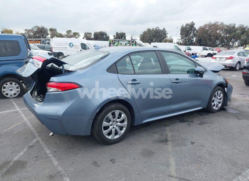 Photo 14 of 2021 Toyota Corolla LE (VIN 5YFEPMAE0MP235870)
