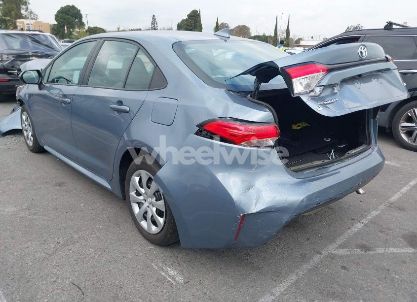 Photo 3 of 2021 Toyota Corolla LE (VIN 5YFEPMAE0MP235870)