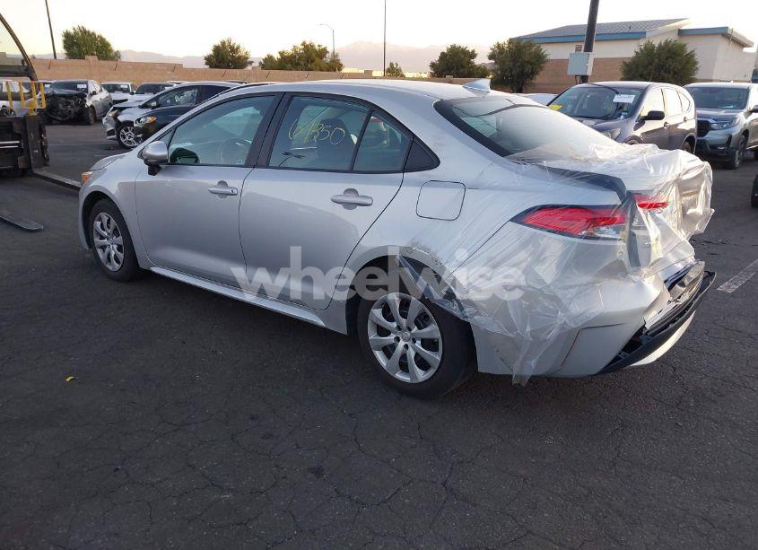 Photo 3 of 2021 Toyota Corolla LE (VIN 5YFEPMAE0MP250711)