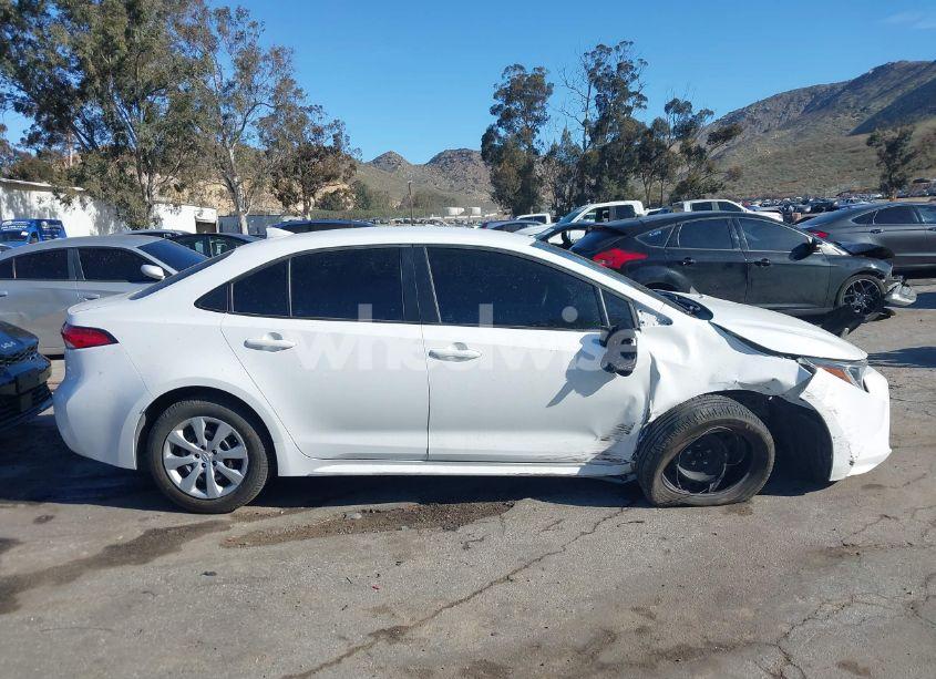 Photo 14 of 2021 Toyota Corolla LE (VIN 5YFEPMAE0MP263569)