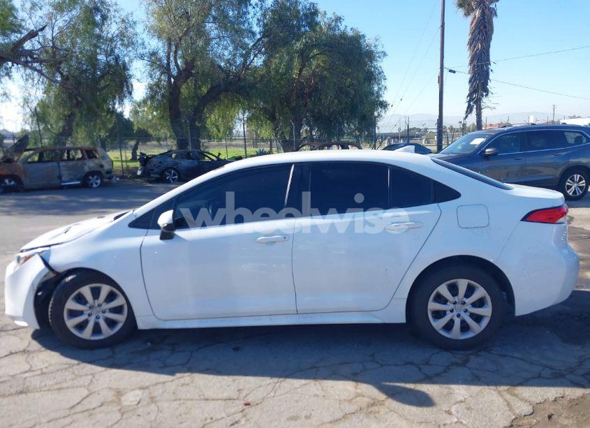 Photo 15 of 2021 Toyota Corolla LE (VIN 5YFEPMAE0MP263569)