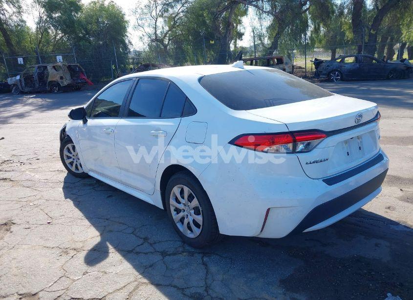 Photo 3 of 2021 Toyota Corolla LE (VIN 5YFEPMAE0MP263569)