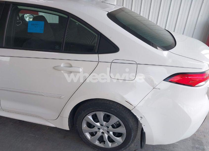 Photo 17 of 2022 Toyota Corolla LE (VIN 5YFEPMAE0NP272113)