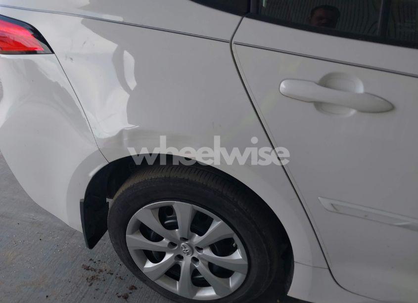 Photo 18 of 2022 Toyota Corolla LE (VIN 5YFEPMAE0NP272113)