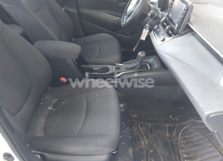 Photo 5 of 2022 Toyota Corolla LE (VIN 5YFEPMAE0NP272113)