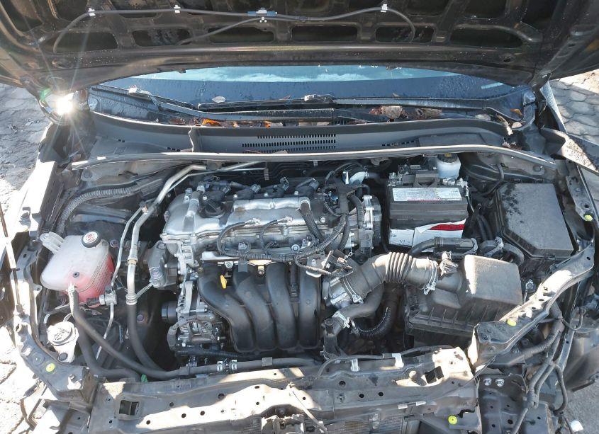 Photo 10 of 2022 Toyota Corolla LE (VIN 5YFEPMAE0NP304011)