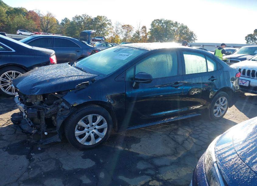 Photo 14 of 2022 Toyota Corolla LE (VIN 5YFEPMAE0NP304011)