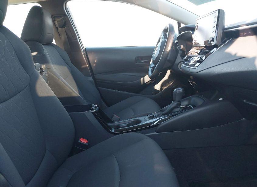 Photo 5 of 2022 Toyota Corolla LE (VIN 5YFEPMAE0NP304011)