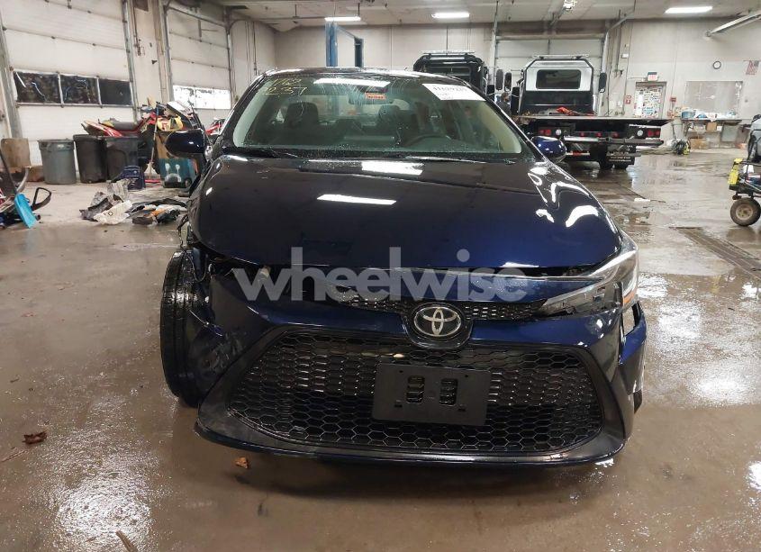 Photo 13 of 2022 Toyota Corolla LE (VIN 5YFEPMAE0NP304039)