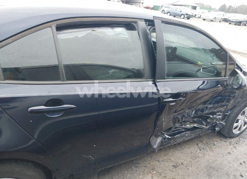 Photo 14 of 2022 Toyota Corolla LE (VIN 5YFEPMAE0NP315364)