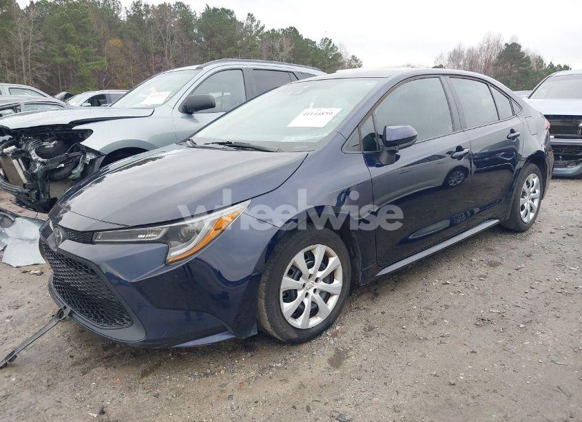 Photo 2 of 2022 Toyota Corolla LE (VIN 5YFEPMAE0NP315364)