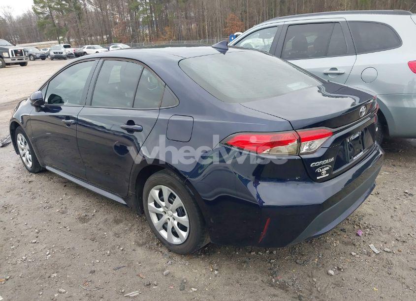 Photo 3 of 2022 Toyota Corolla LE (VIN 5YFEPMAE0NP315364)