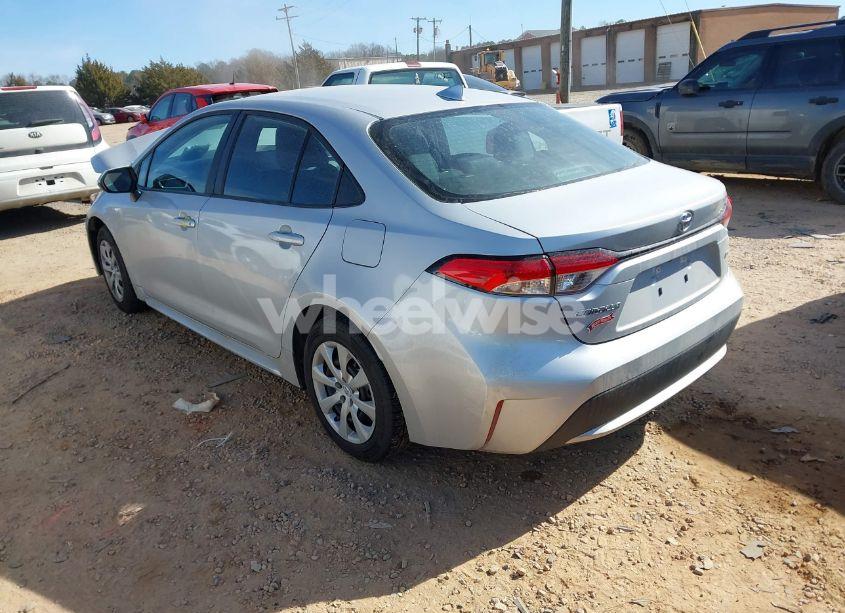 Photo 3 of 2022 Toyota Corolla LE (VIN 5YFEPMAE0NP325540)