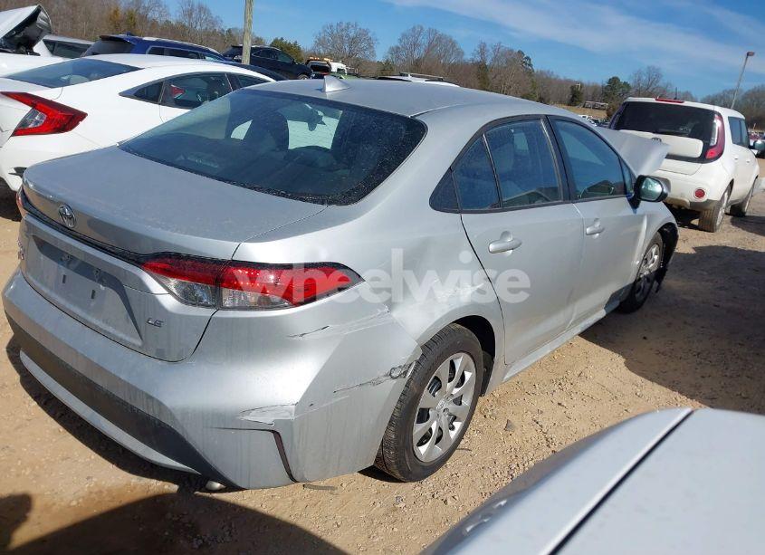 Photo 4 of 2022 Toyota Corolla LE (VIN 5YFEPMAE0NP325540)