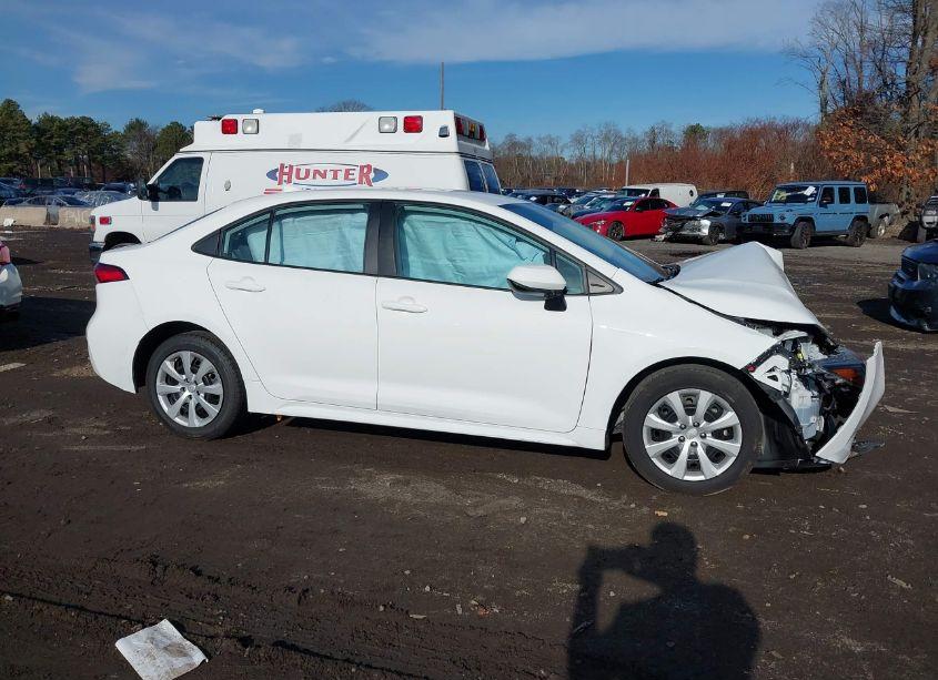 Photo 12 of 2022 Toyota Corolla LE (VIN 5YFEPMAE0NP333637)