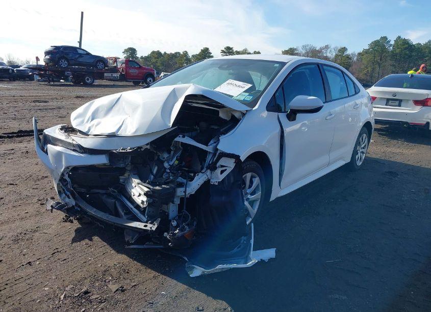 Photo 2 of 2022 Toyota Corolla LE (VIN 5YFEPMAE0NP333637)