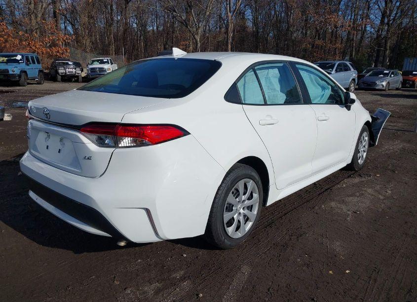 Photo 4 of 2022 Toyota Corolla LE (VIN 5YFEPMAE0NP333637)