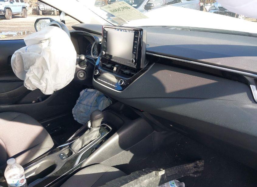 Photo 5 of 2022 Toyota Corolla LE (VIN 5YFEPMAE0NP333637)