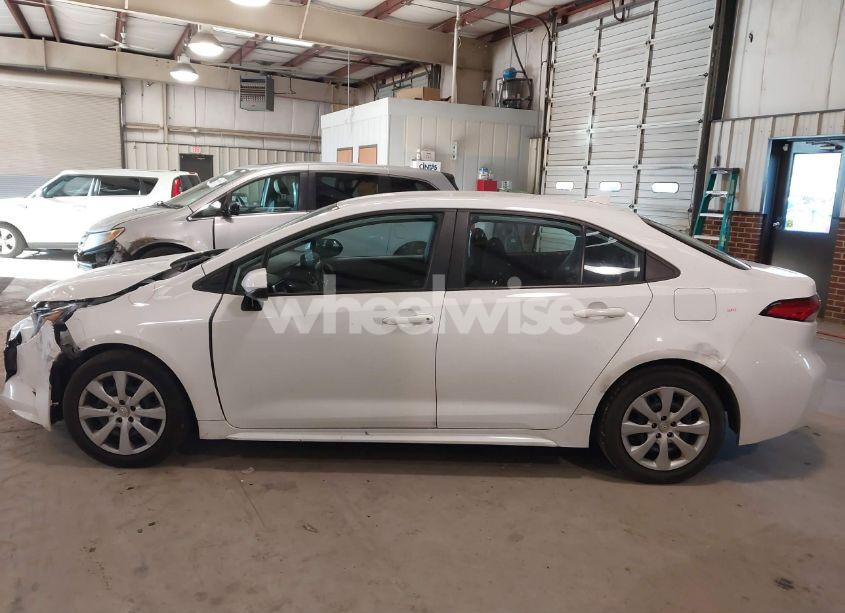 Photo 14 of 2022 Toyota Corolla LE (VIN 5YFEPMAE0NP337381)