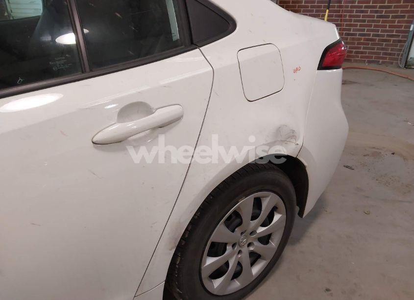 Photo 18 of 2022 Toyota Corolla LE (VIN 5YFEPMAE0NP337381)