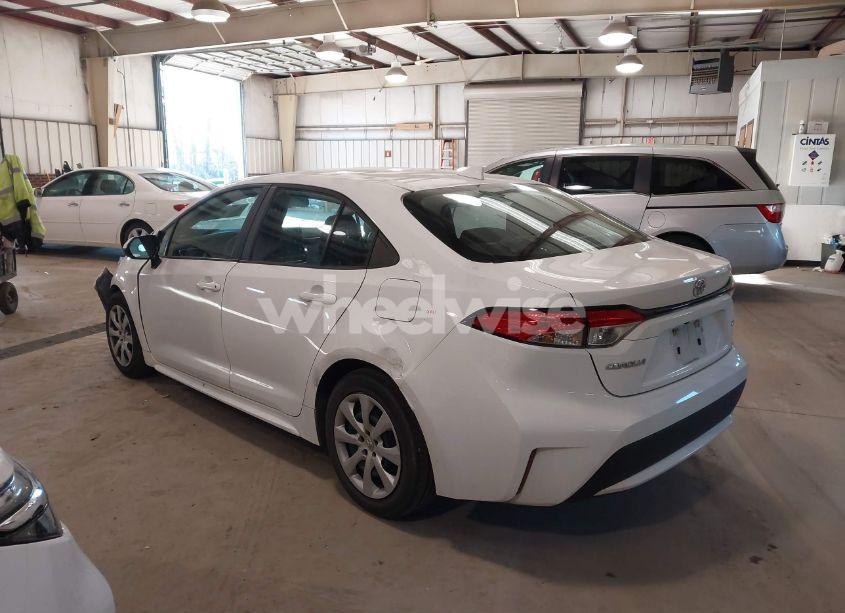 Photo 3 of 2022 Toyota Corolla LE (VIN 5YFEPMAE0NP337381)