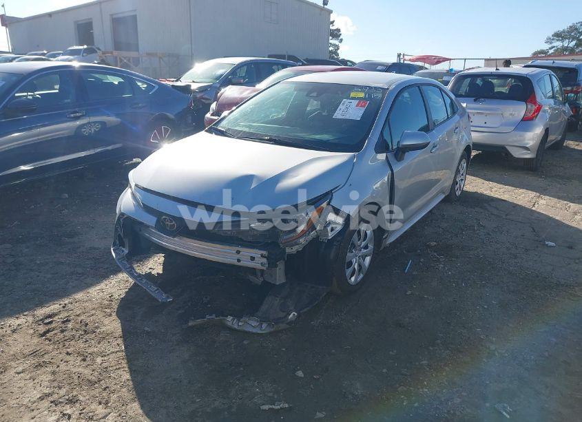 Photo 2 of 2022 Toyota Corolla LE (VIN 5YFEPMAE0NP385933)