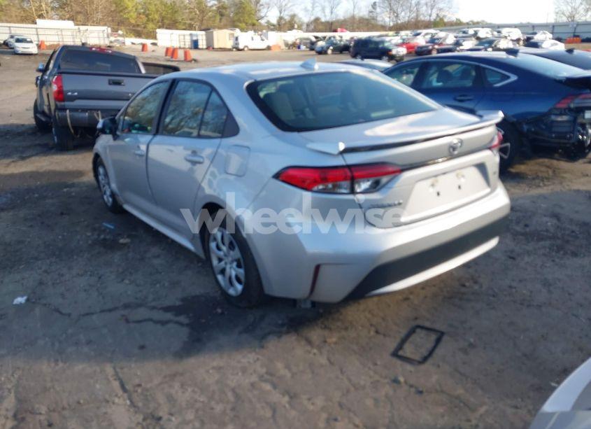 Photo 3 of 2022 Toyota Corolla LE (VIN 5YFEPMAE0NP385933)