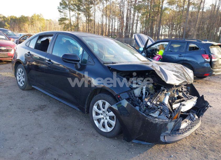 2021 Toyota Corolla LE (VIN 5YFEPMAE1MP170415) main photo