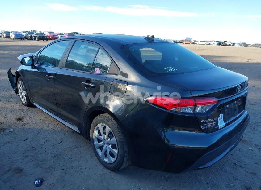 Photo 3 of 2021 Toyota Corolla LE (VIN 5YFEPMAE1MP170415)