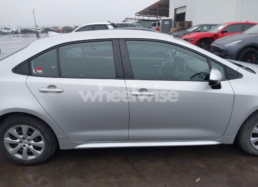 Photo 13 of 2021 Toyota Corolla LE (VIN 5YFEPMAE1MP175677)