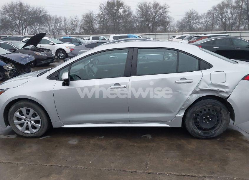 Photo 14 of 2021 Toyota Corolla LE (VIN 5YFEPMAE1MP175677)