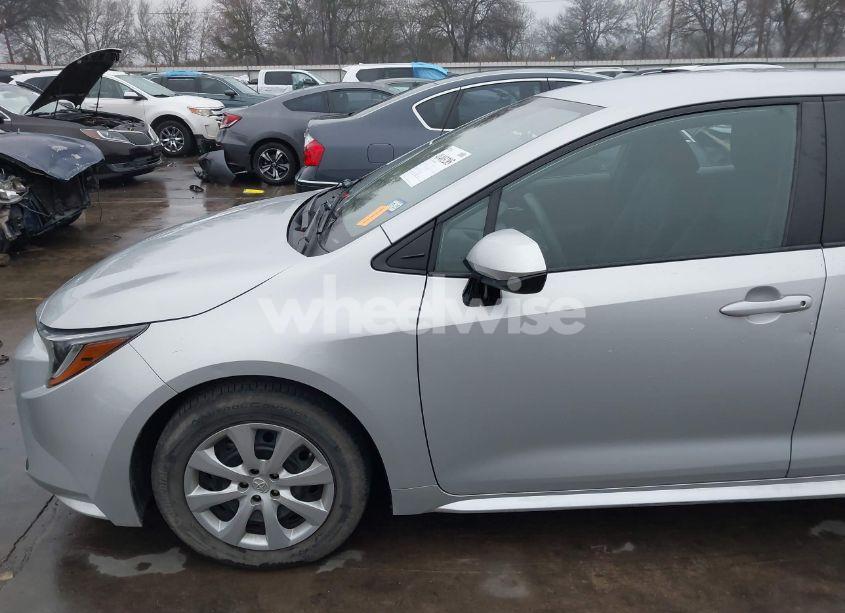 Photo 17 of 2021 Toyota Corolla LE (VIN 5YFEPMAE1MP175677)
