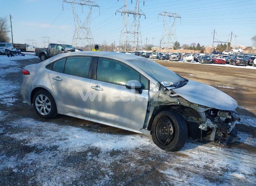 2021 Toyota Corolla LE (VIN 5YFEPMAE1MP184797) main photo