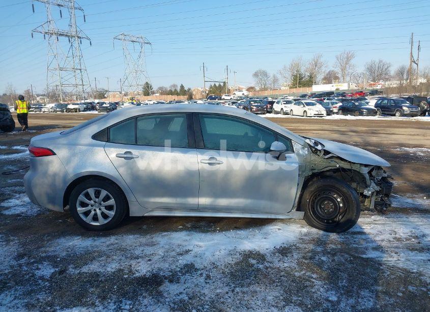 Photo 13 of 2021 Toyota Corolla LE (VIN 5YFEPMAE1MP184797)