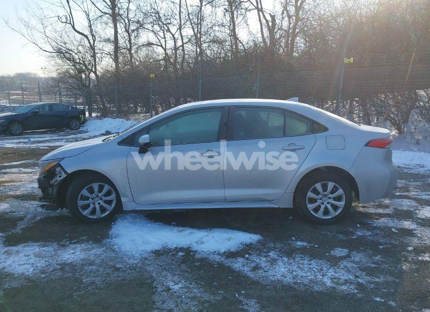 Photo 14 of 2021 Toyota Corolla LE (VIN 5YFEPMAE1MP184797)