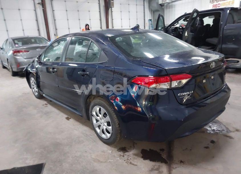 Photo 3 of 2021 Toyota Corolla LE (VIN 5YFEPMAE1MP191152)