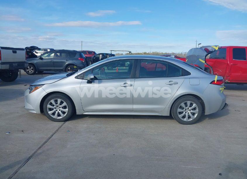 Photo 14 of 2021 Toyota Corolla LE (VIN 5YFEPMAE1MP192334)