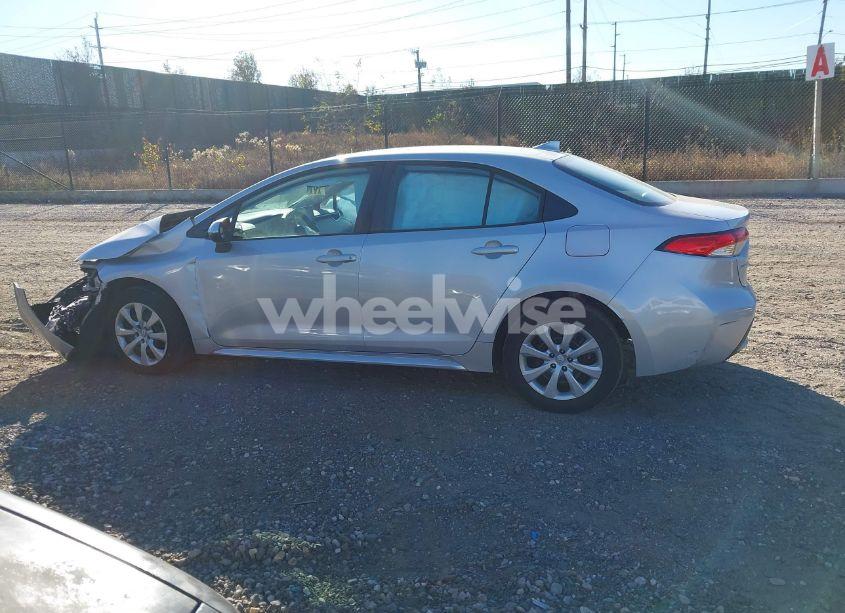 Photo 14 of 2021 Toyota Corolla LE (VIN 5YFEPMAE1MP196142)