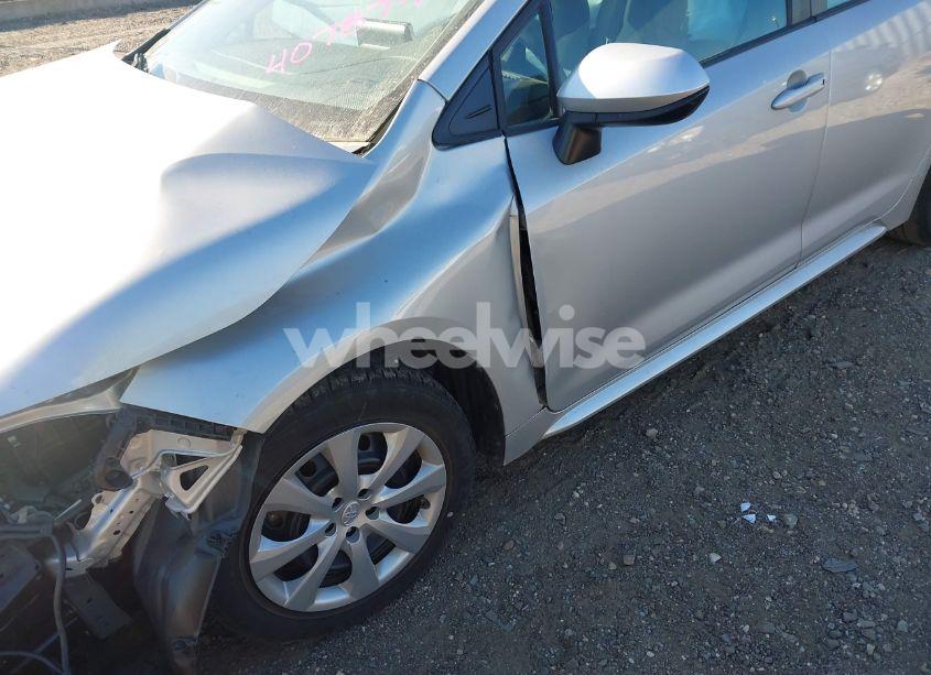 Photo 18 of 2021 Toyota Corolla LE (VIN 5YFEPMAE1MP196142)