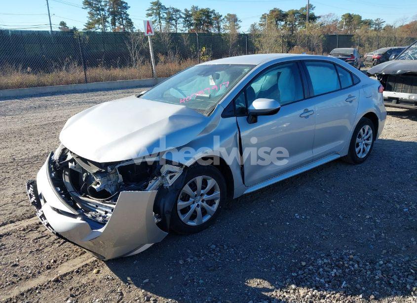 Photo 2 of 2021 Toyota Corolla LE (VIN 5YFEPMAE1MP196142)