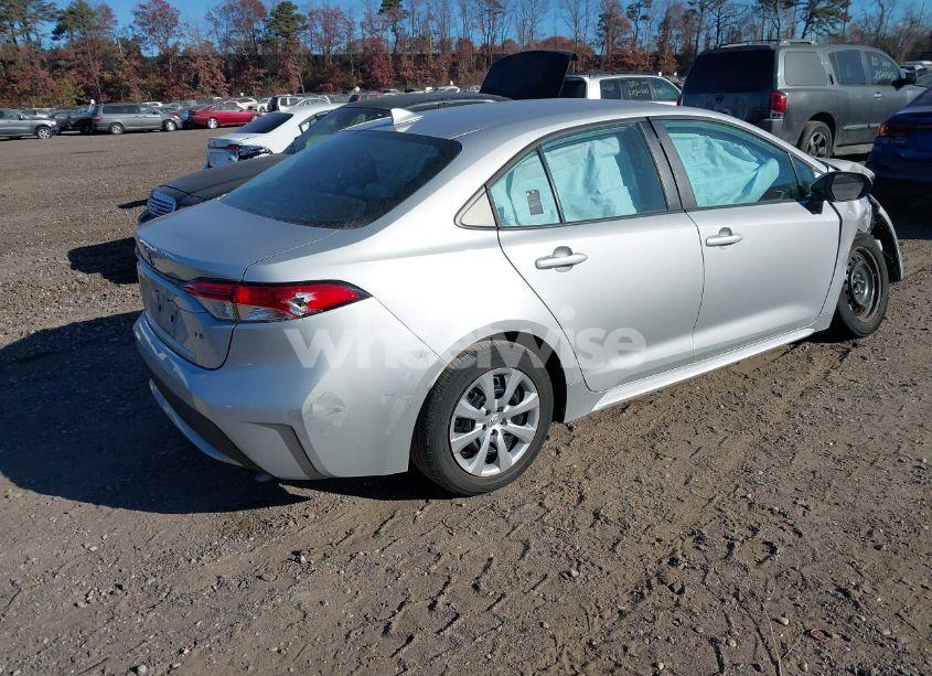 Photo 4 of 2021 Toyota Corolla LE (VIN 5YFEPMAE1MP196142)