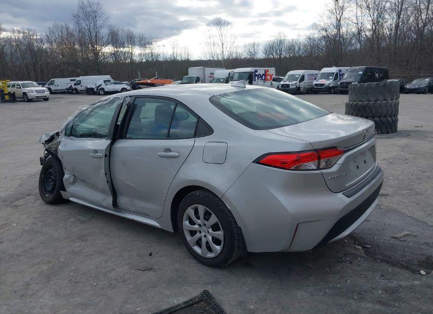 Photo 3 of 2021 Toyota Corolla LE (VIN 5YFEPMAE1MP207401)
