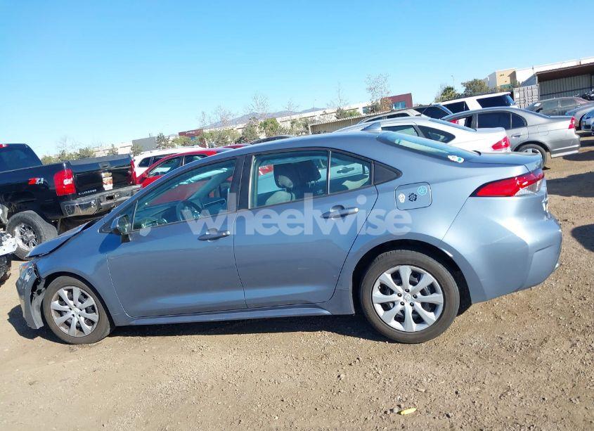 Photo 14 of 2021 Toyota Corolla LE (VIN 5YFEPMAE1MP214347)