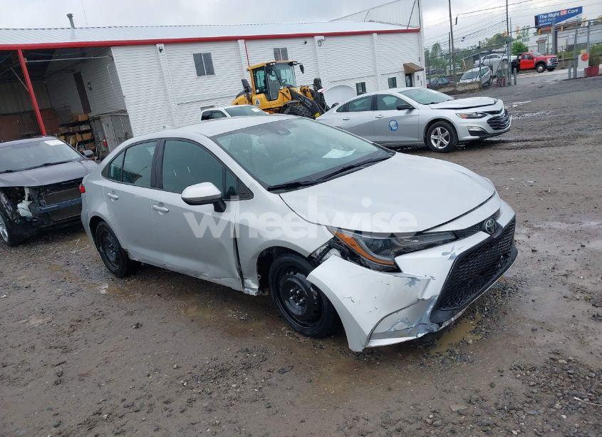 2021 Toyota Corolla LE (VIN 5YFEPMAE1MP243895) main photo